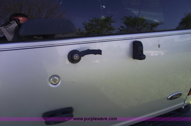 image for item 5499 1999 Ford Expedition XLT SUV