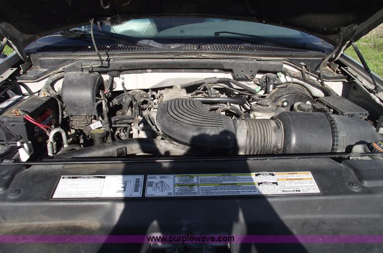 image for item 5499 1999 Ford Expedition XLT SUV