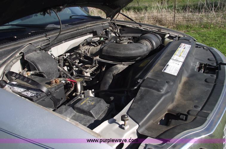 image for item 5499 1999 Ford Expedition XLT SUV