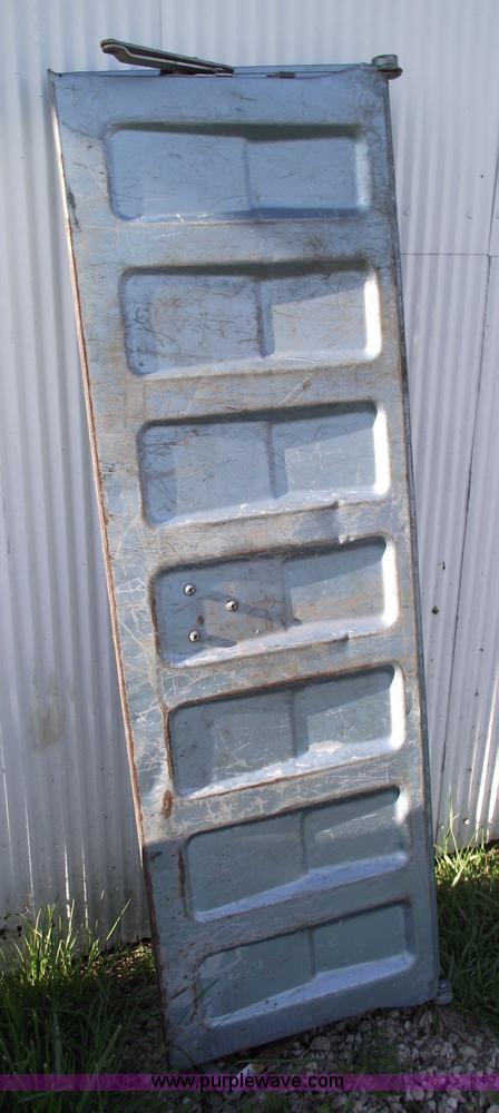 image for item 5501 Late 80's to early 90's Chevrolet tailgate