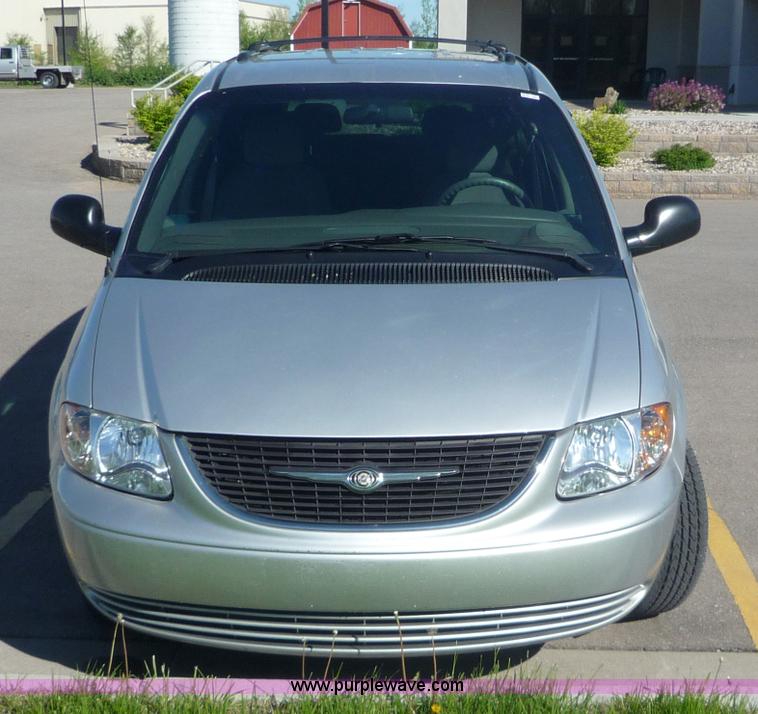 image for item 5612 2002 Chrysler Town & Country EX mini van