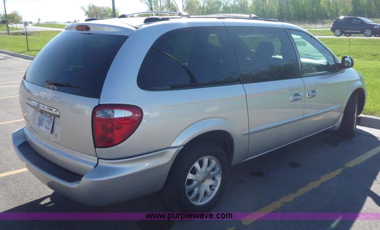 image for item 5612 2002 Chrysler Town & Country EX mini van