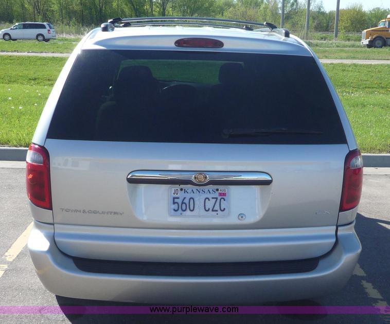 image for item 5612 2002 Chrysler Town & Country EX mini van