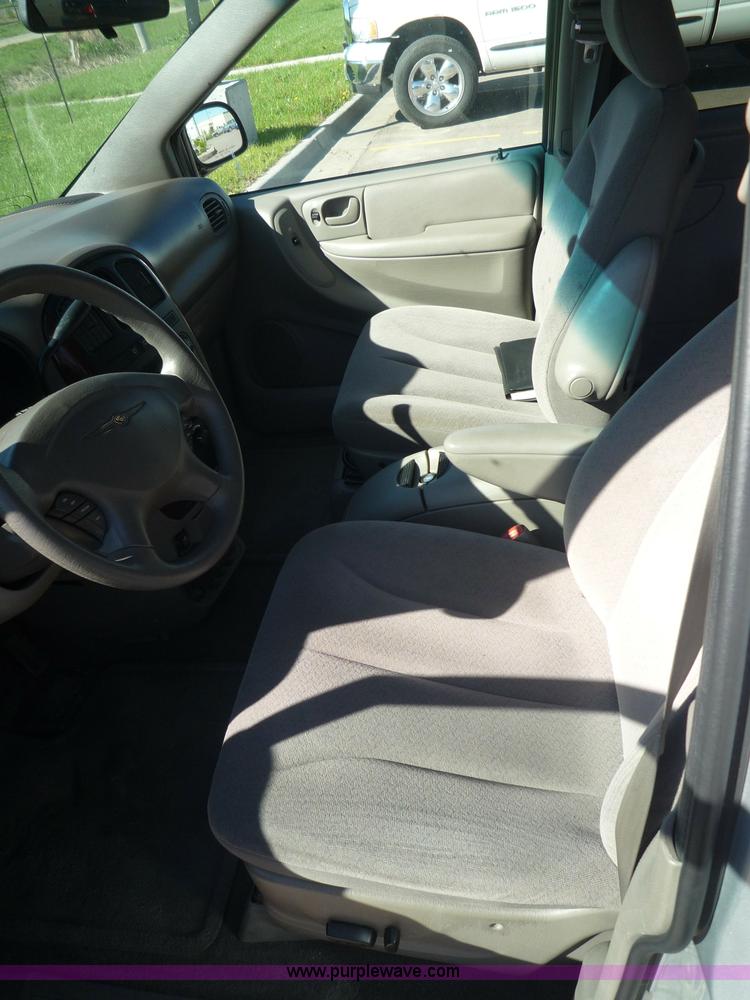 image for item 5612 2002 Chrysler Town & Country EX mini van