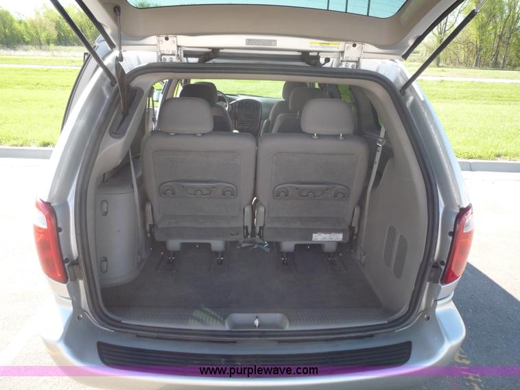image for item 5612 2002 Chrysler Town & Country EX mini van