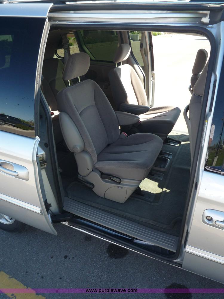 image for item 5612 2002 Chrysler Town & Country EX mini van