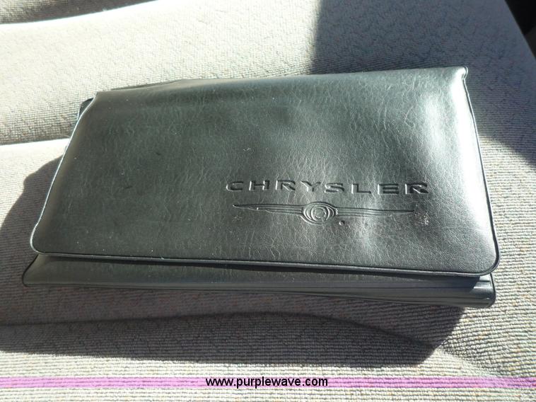 image for item 5612 2002 Chrysler Town & Country EX mini van