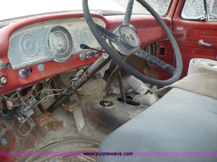 image for item 5869 1963 Ford F600 truck cab and chassis