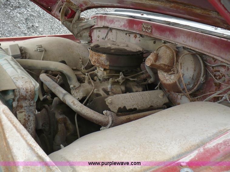 image for item 5869 1963 Ford F600 truck cab and chassis