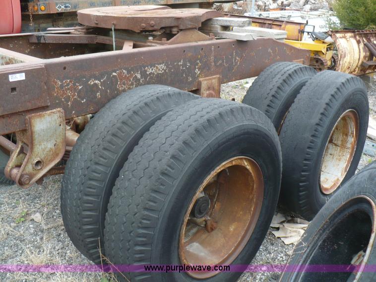 image for item 5872 Tandem axle dolly