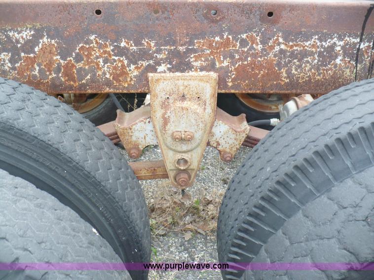 image for item 5872 Tandem axle dolly