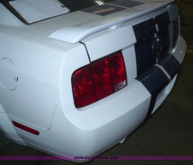 image for item 5877 2008 Ford Mustang Shelby GT500 body