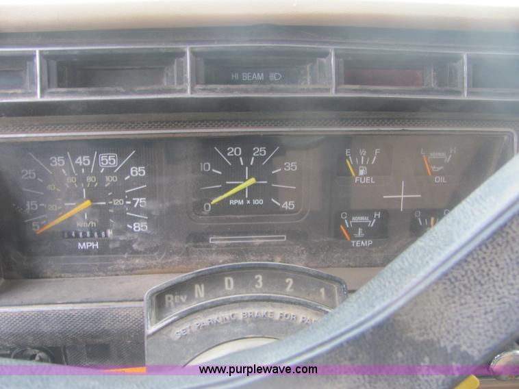 image for item 6929 1985 Ford F700 dump truck