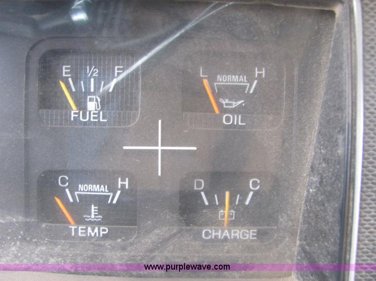 image for item 6929 1985 Ford F700 dump truck