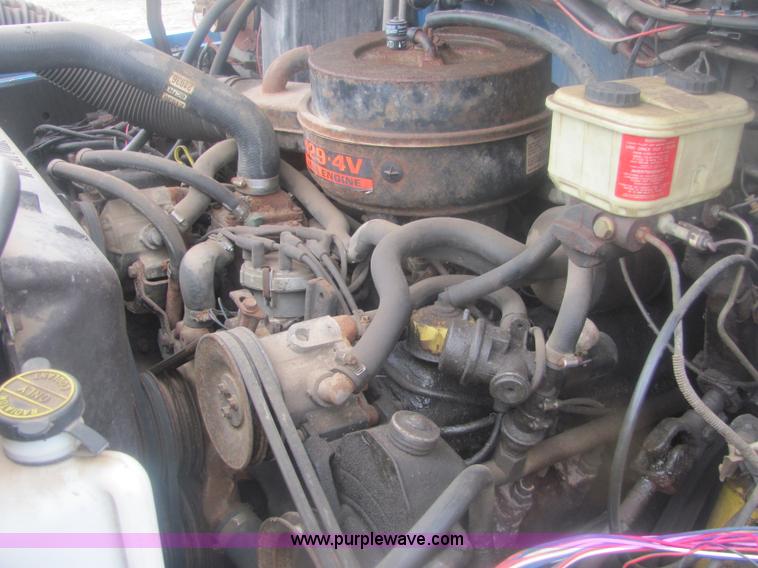 image for item 6929 1985 Ford F700 dump truck