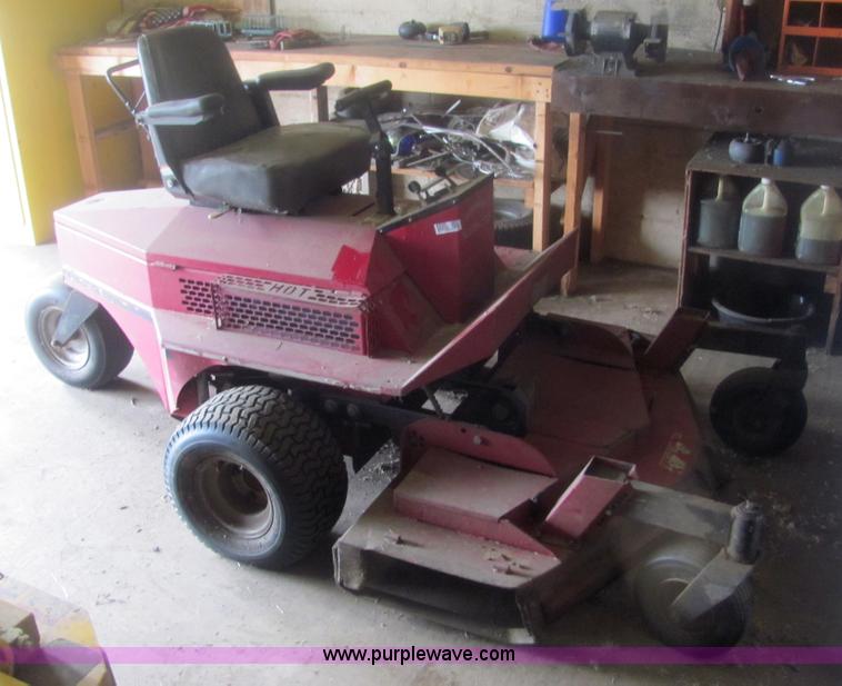 image for item 6930 Zipper TS20 zero turn mower