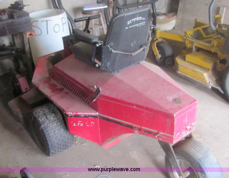 image for item 6930 Zipper TS20 zero turn mower