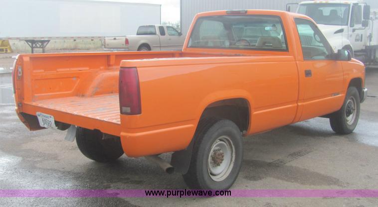 image for item 6932 1997 Chevrolet C2500 Cheyenne pickup truck
