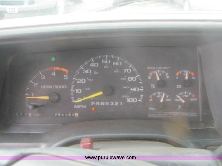 image for item 6932 1997 Chevrolet C2500 Cheyenne pickup truck