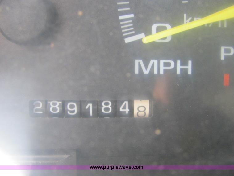 image for item 6932 1997 Chevrolet C2500 Cheyenne pickup truck