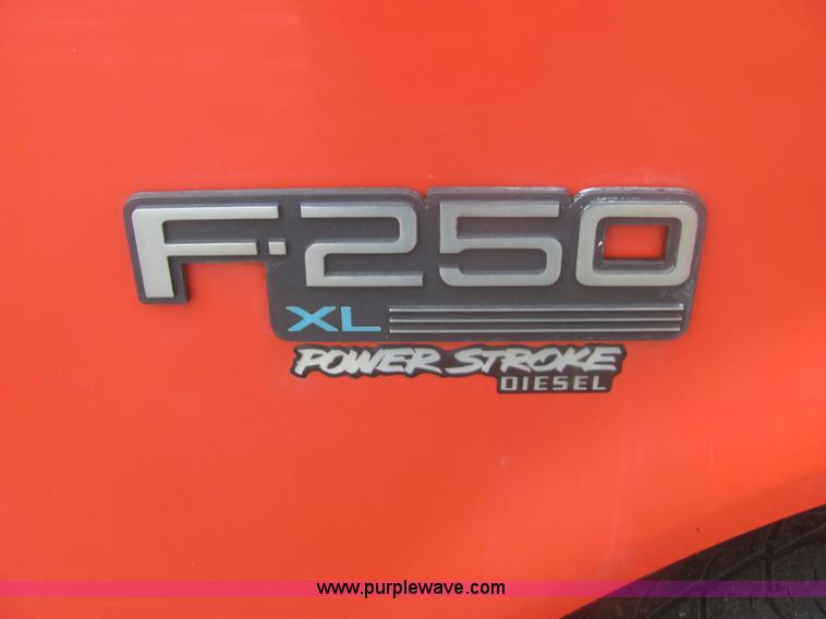image for item 6933 1995 Ford F250 XL pickup truck