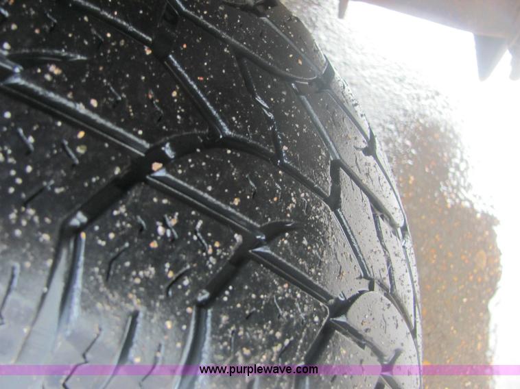 image for item 6933 1995 Ford F250 XL pickup truck