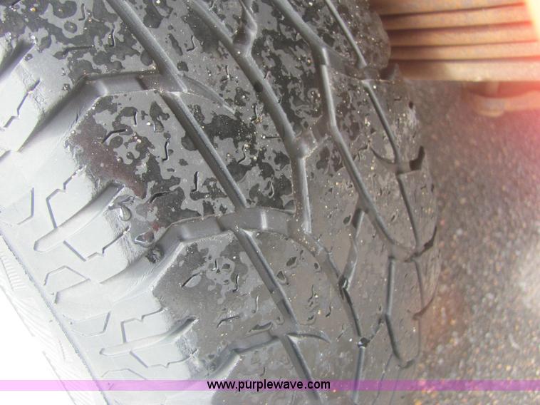 image for item 6933 1995 Ford F250 XL pickup truck