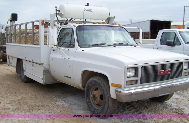 image for item 7378 1989 GMC 3500 service truck