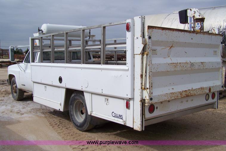 image for item 7378 1989 GMC 3500 service truck