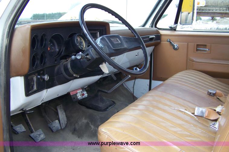 image for item 7378 1989 GMC 3500 service truck