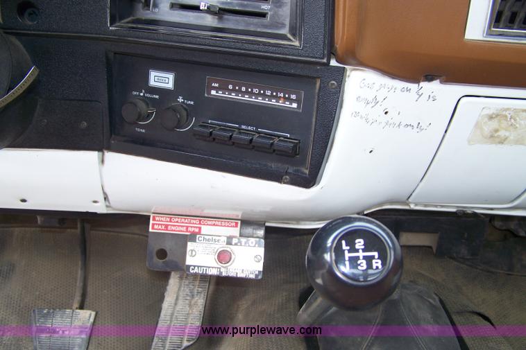 image for item 7378 1989 GMC 3500 service truck