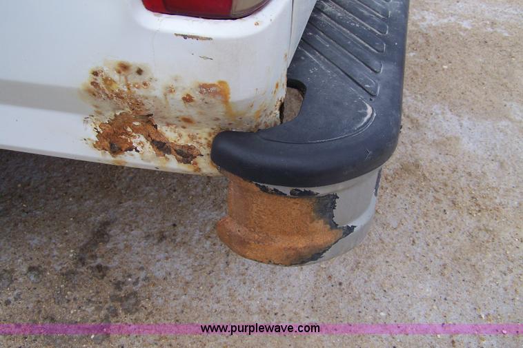 image for item 7379 1995 Ford F150 XL pickup truck