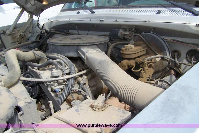 image for item 7380 1992 Dodge D150 pickup truck