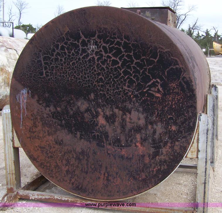 image for item 7382 1,500 gallon steel used oil tank