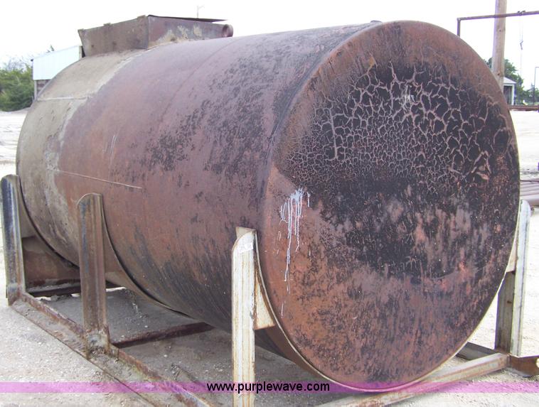 image for item 7382 1,500 gallon steel used oil tank