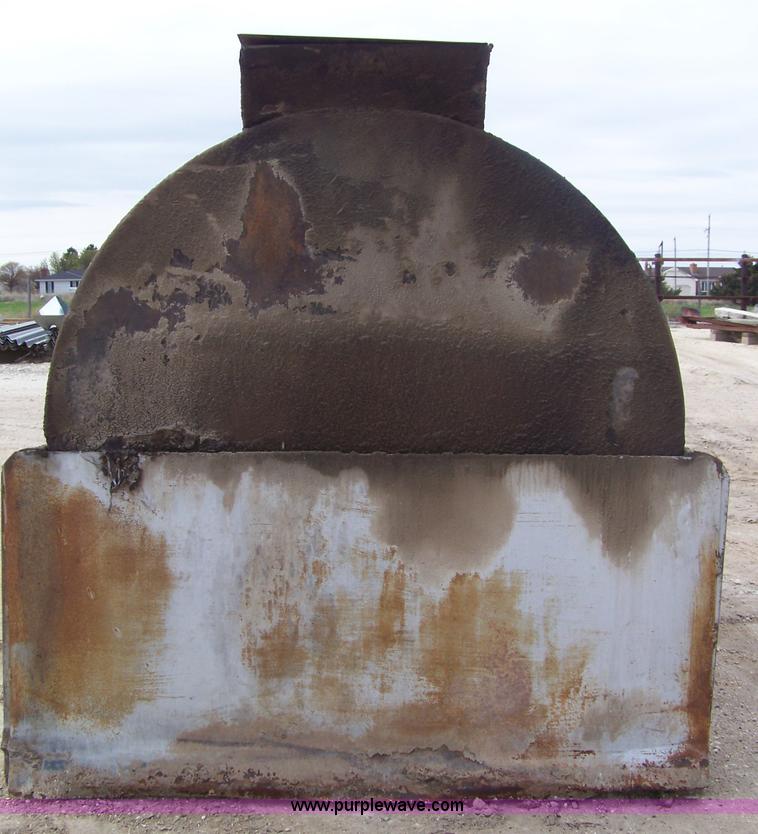 image for item 7382 1,500 gallon steel used oil tank