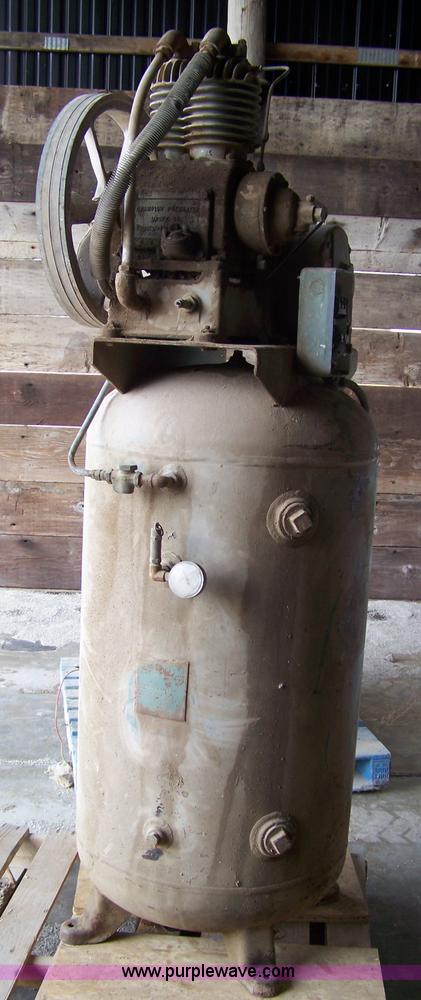 image for item 7387 Beaird air compressor