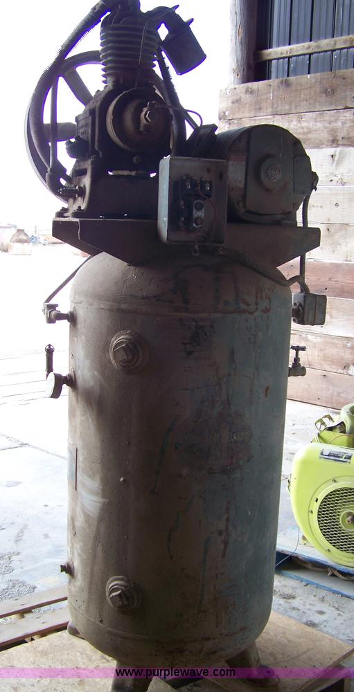 image for item 7387 Beaird air compressor