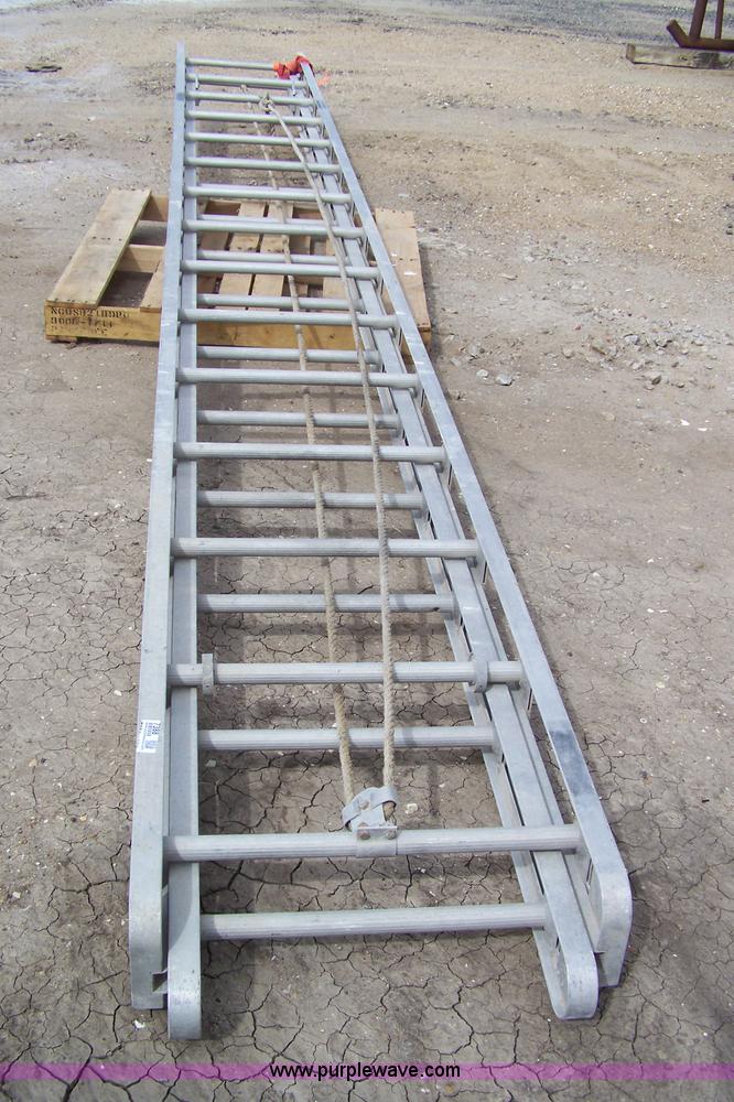 image for item 7388 30' aluminum extension ladder