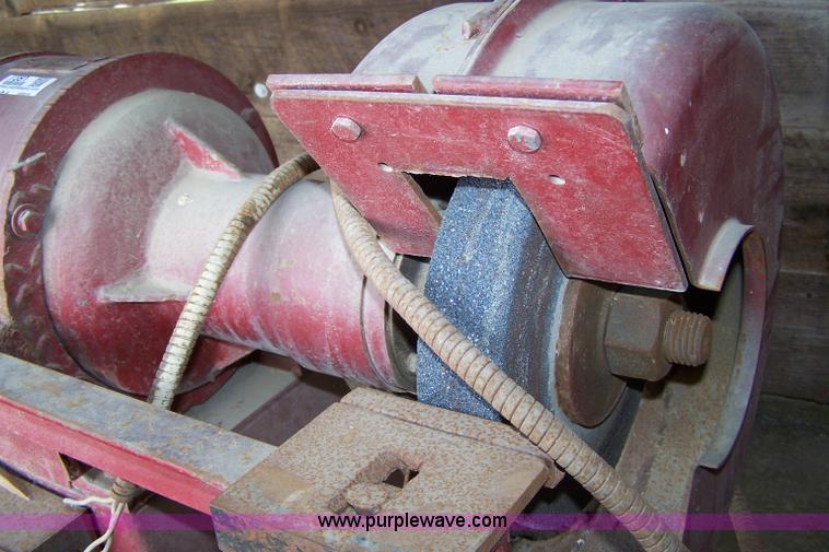 image for item 7391 Stationary dual wheel grinder