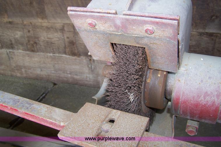 image for item 7391 Stationary dual wheel grinder