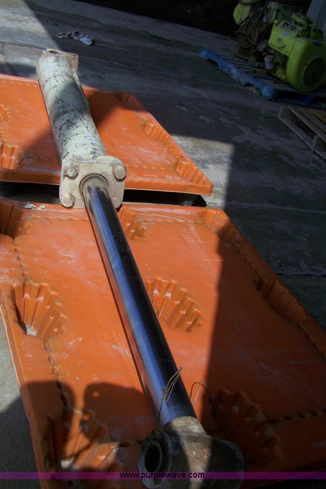 image for item 7394 Hydraulic cylinder