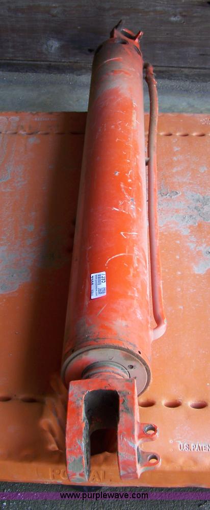 image for item 7395 Hydraulic cylinder