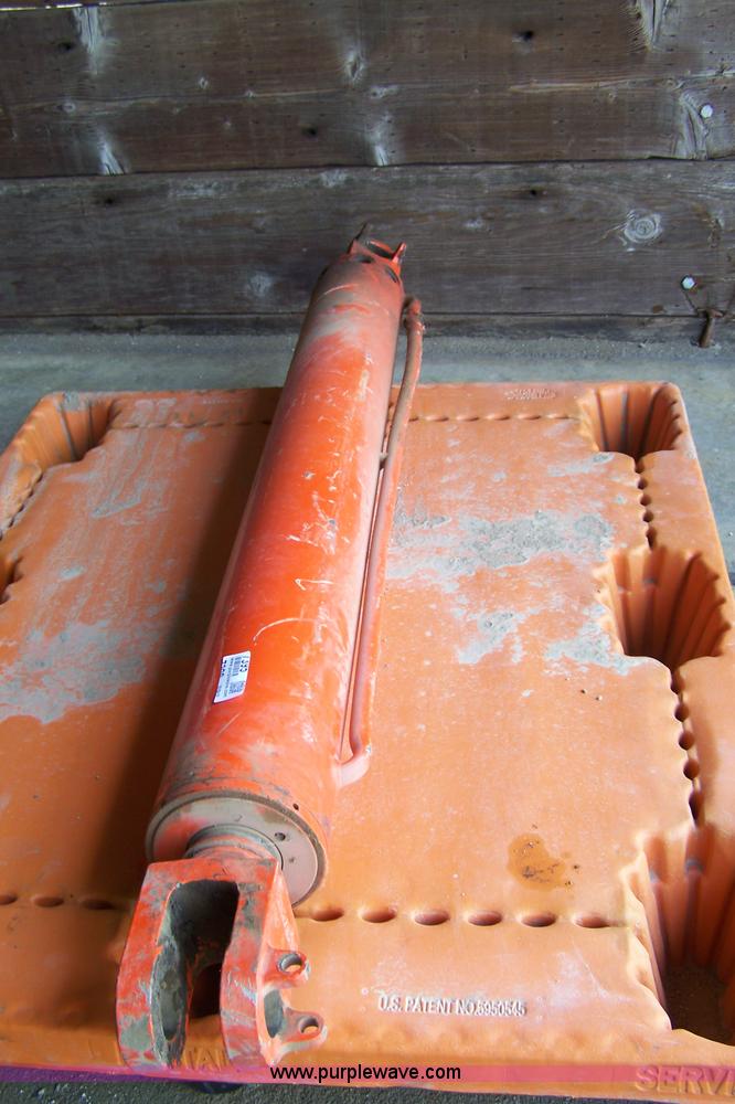 image for item 7395 Hydraulic cylinder