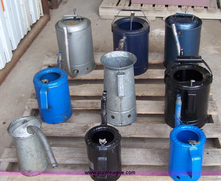 image for item 7400 Oil filler can