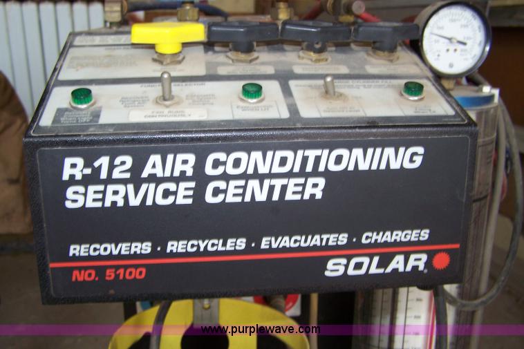 image for item 7405 Solar 5100 R12 air conditioning service unit