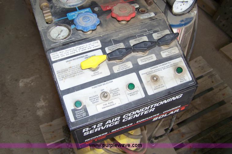 image for item 7405 Solar 5100 R12 air conditioning service unit
