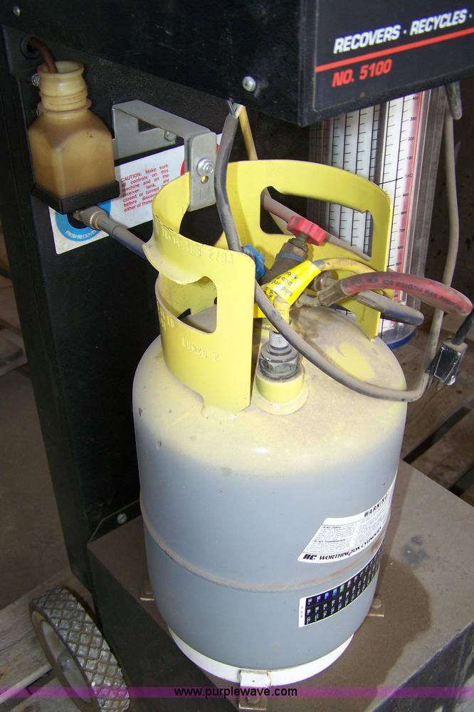 image for item 7405 Solar 5100 R12 air conditioning service unit