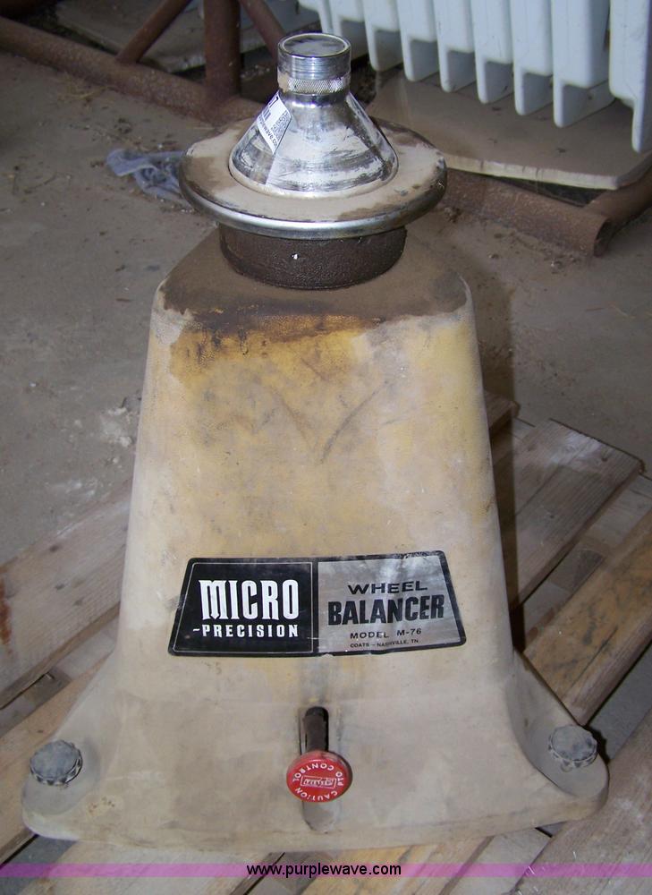 image for item 7407 Micro Precision model M-76 wheel balancer