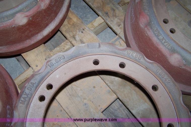 image for item 7415 Assorted automotive parts